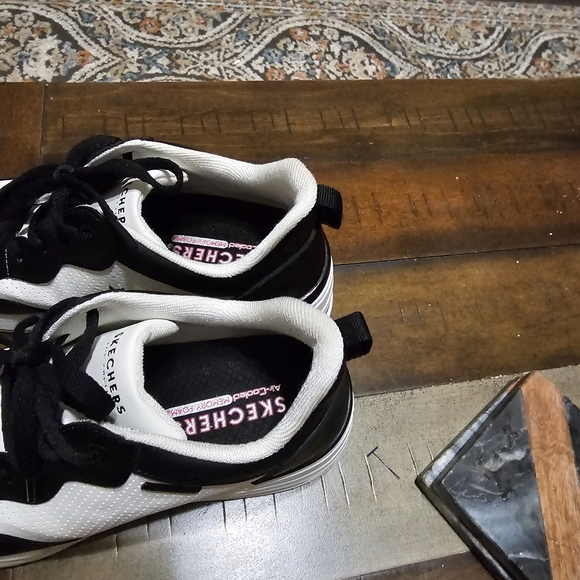 Skechers Women's Black and White Sneakers - Picture 9 of 10